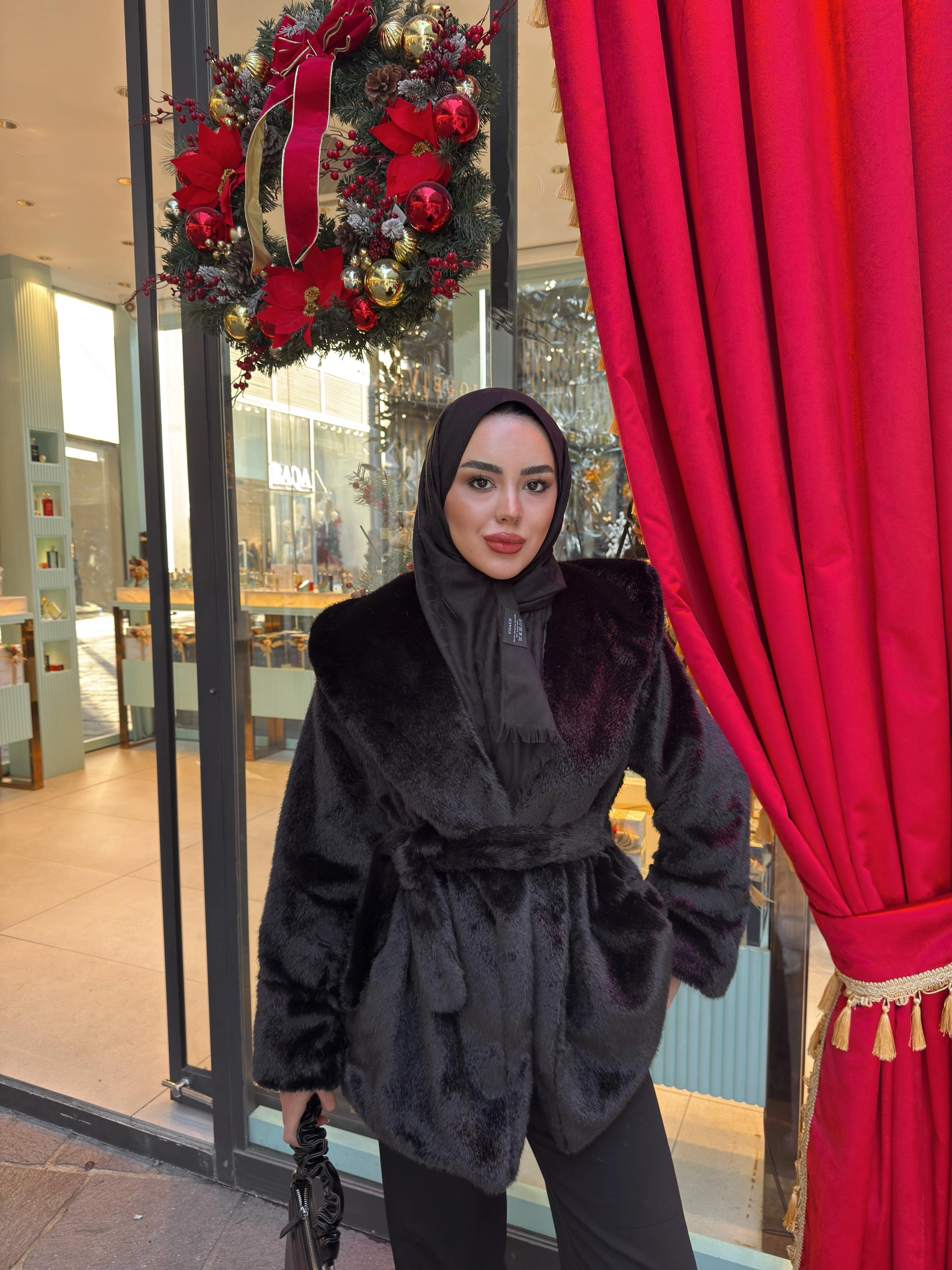 1198 Siyah Linda Kürk﻿ 