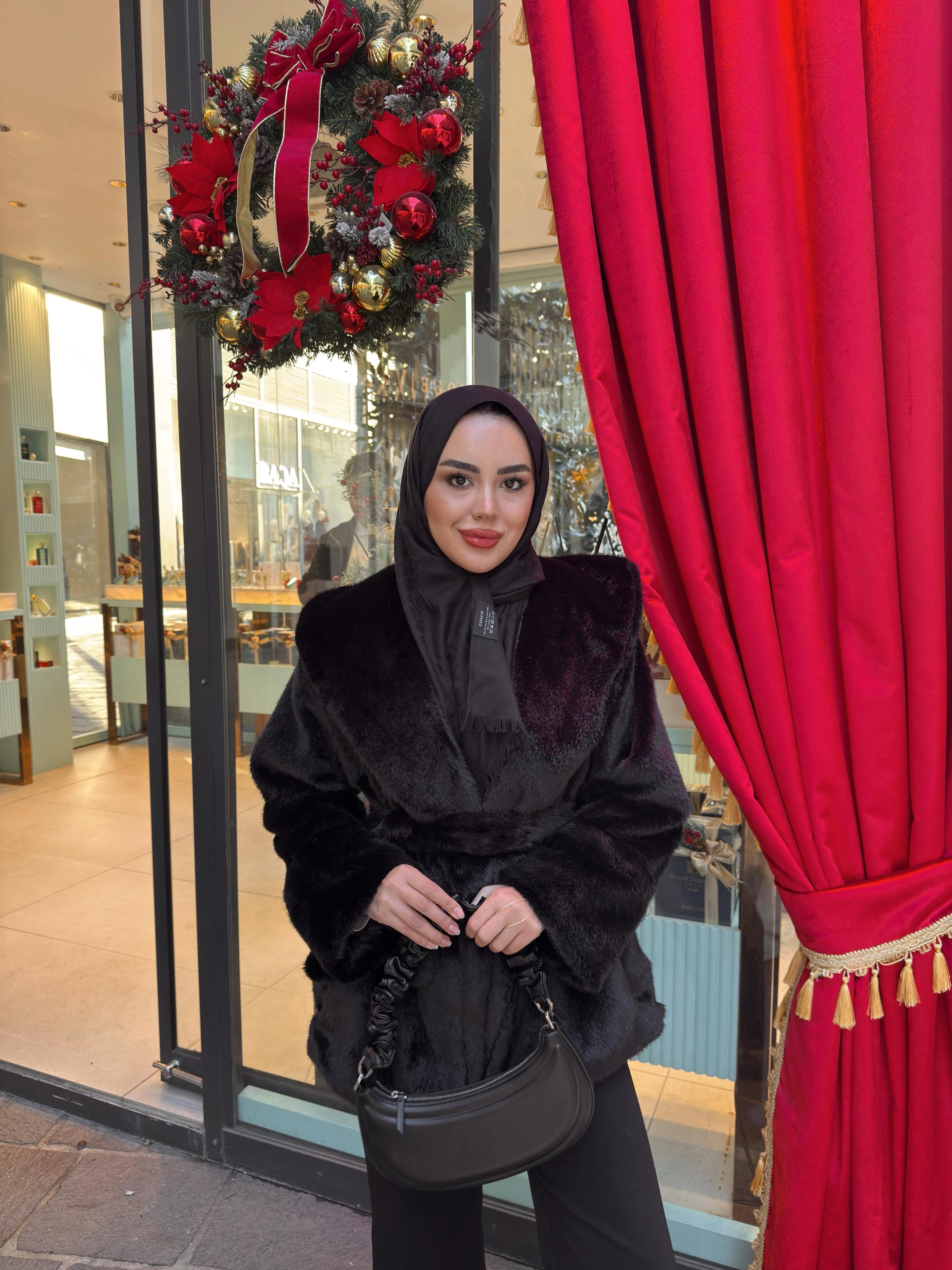 1198 Siyah Linda Kürk﻿ 