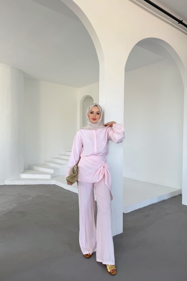 Pembe Eva Gömlekli Takım