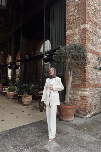 Beyaz Çizgili Vizolin Kruvaze Ceketli Takım