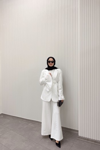 Ekru Emma Gül Detaylı Blazer Takım