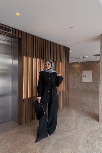 Siyah Else Yaka Detaylı Takım