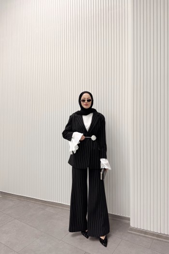Siyah Emma Gül Detaylı Blazer Takım