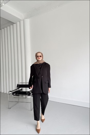 Siyah Frida Yandan Bağlamalı Blazer Takım