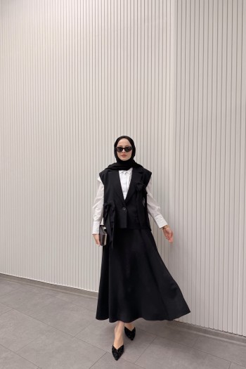 Siyah Lari Etekli Takım