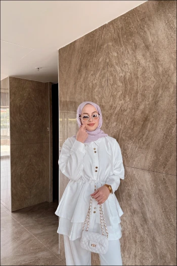 Beyaz Roza Gömlek