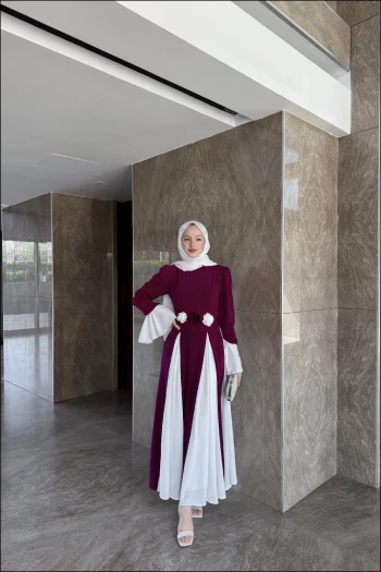 Bordo Volan Kol Gül Aksesuarlı Elbise