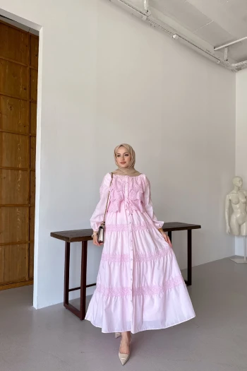 Pembe Güpürlü Dantelli Elbise