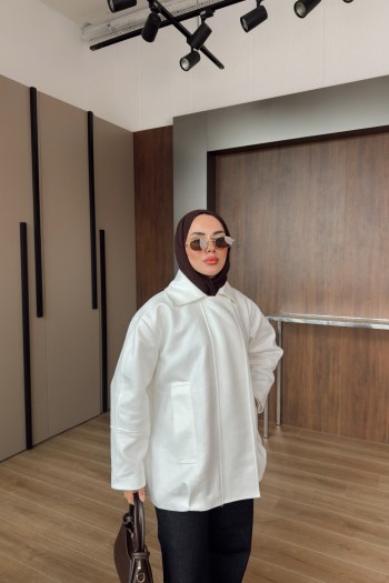 Beyaz Fermuarlı Süet Ceket