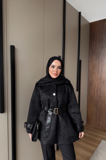 Siyah Deri Kemerli Ceket