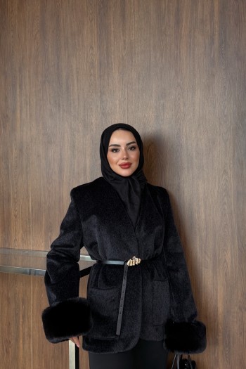 Siyah Kaşe Kolu Tüylü Kaban