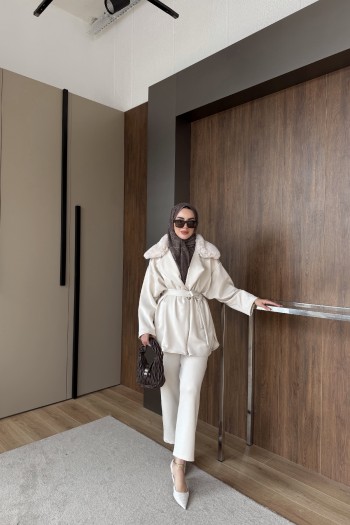 Bej Yakası Kürklü Scuba Takım