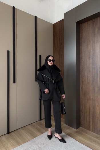 Siyah Yakası Kürklü Scuba Takım