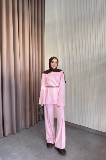 Pembe Pırıl Triko Takım