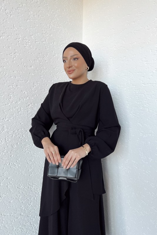Siyah Etek Pantolonlu Asimetrik Takım