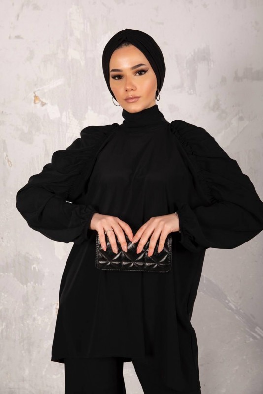 Siyah Lastik Detaylı Takım