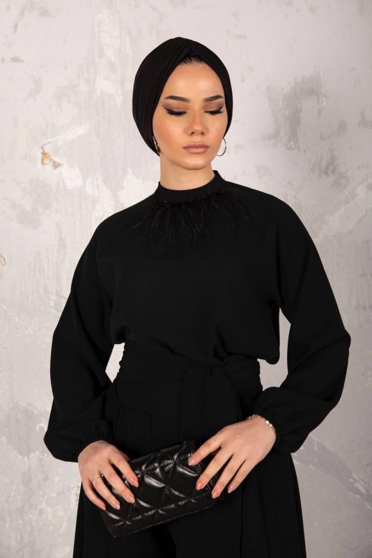 Siyah Tüy Detaylı Krep Takım