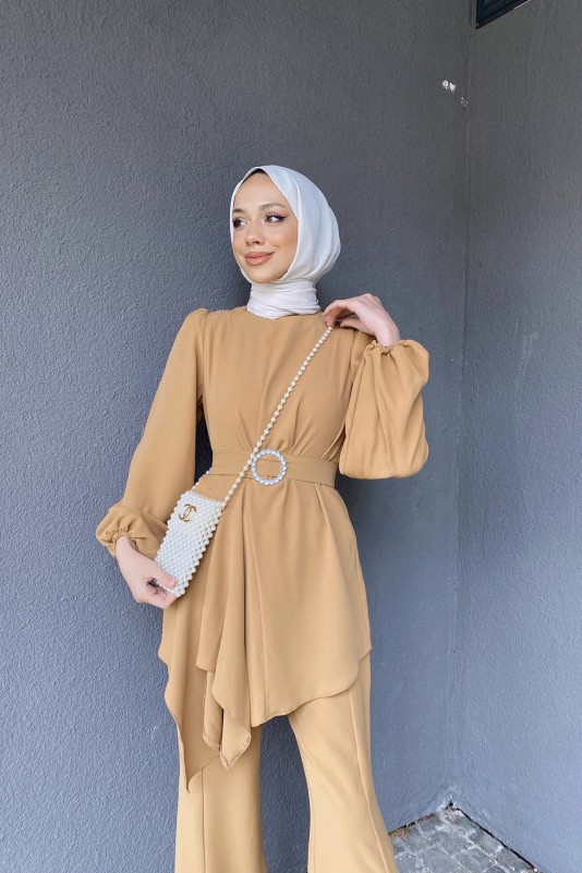 Camel Pantolonlu Yırtmaçlı Asimetrik Takım
