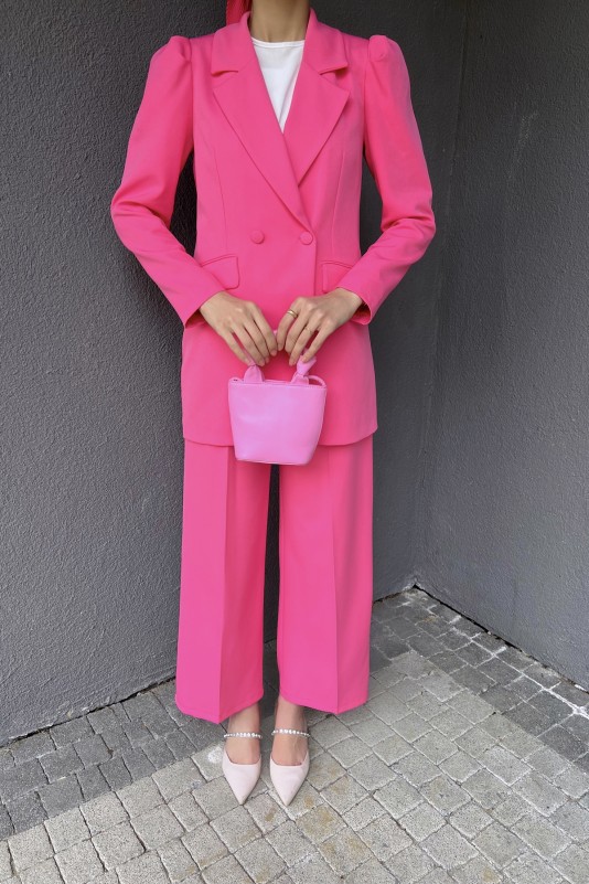 Pembe Cep Detaylı Blazer Ceketli Takım