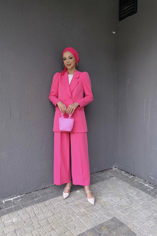 Pembe Cep Detaylı Blazer Ceketli Takım