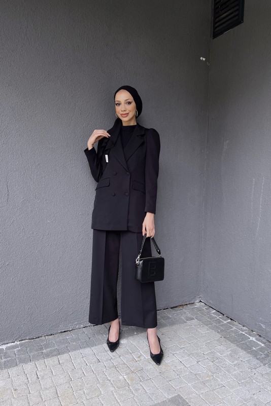 Siyah Cep Detaylı Blazer Ceketli Takım