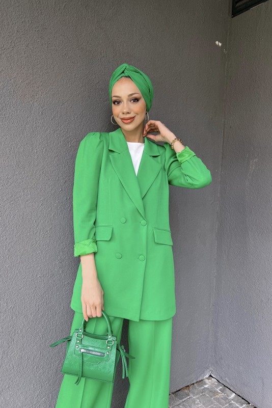 Yeşil Cep Detaylı Blazer Ceketli Takım