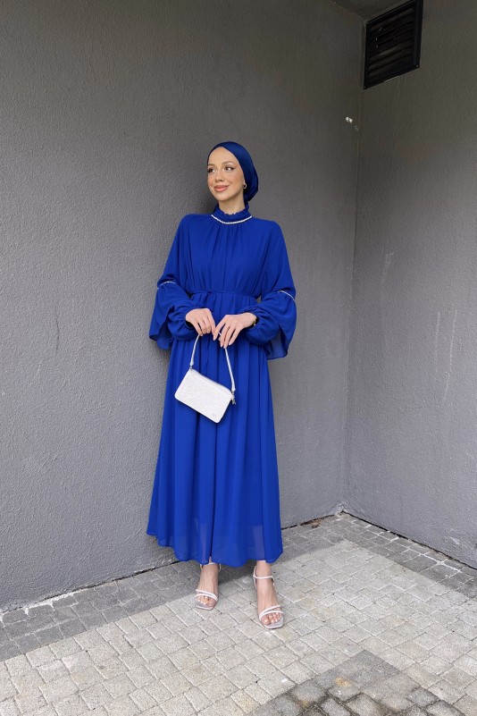 Saks Mavisi Helen Taş Detaylı Şifon Elbise