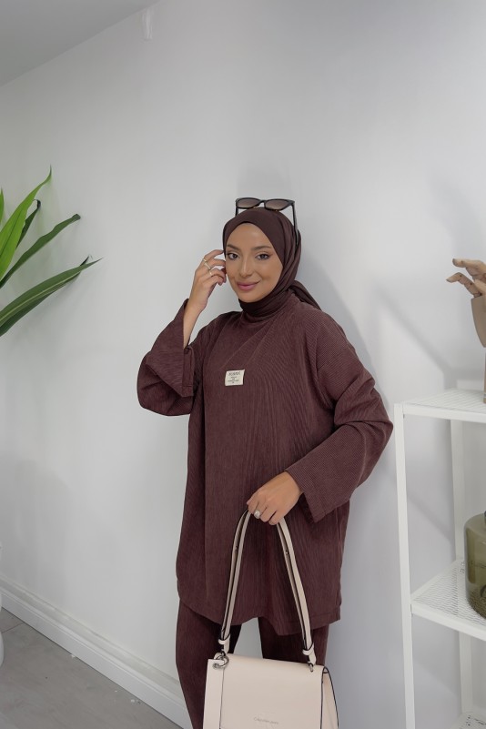 Kahve Yırtmaçlı Spor Takım