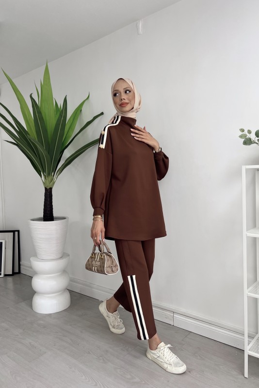 Kahve Omzu Düğmeli Scuba Takım