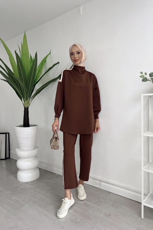 Kahve Omzu Düğmeli Scuba Takım