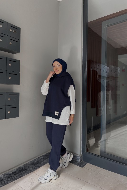 Lacivert Şardonlu Üçlü Spor Takım