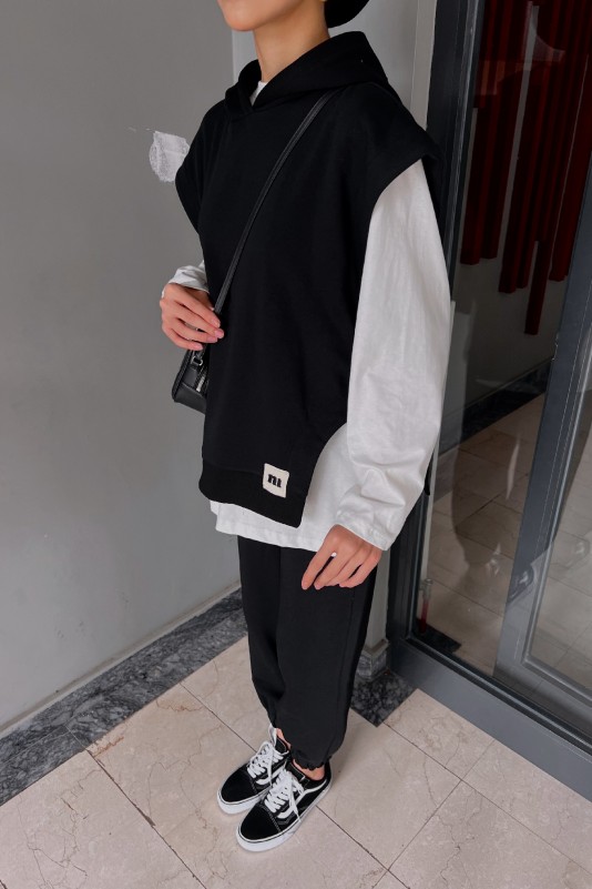 Siyah Şardonlu Üçlü Spor Takım