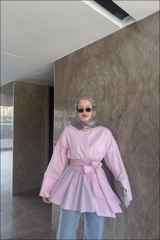 Pembe Minel Kuşaklı Gömlek
