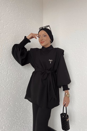 Siyah Broşlu Pantolon Takım