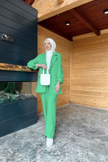 Yeşil Cep Detaylı Ceketli Takım