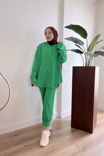 Yeşil Kapüşonlu Spor Takım