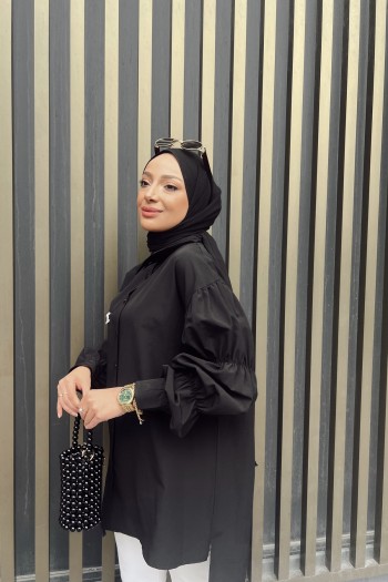 Siyah Broşlu Kol Detaylı Gömlek
