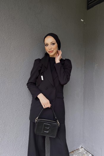 Siyah Cep Detaylı Blazer Ceketli Takım