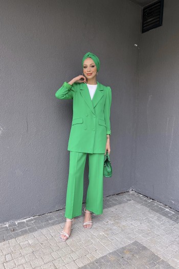 Yeşil Cep Detaylı Blazer Ceketli Takım