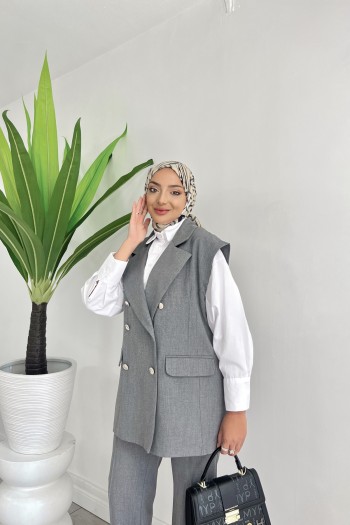 Gri Yelekli Maskülen Takım