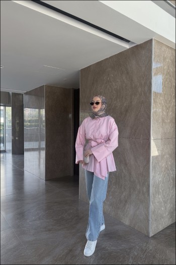 Pembe Minel Kuşaklı Gömlek