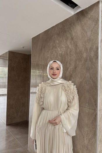 Krem Biance Omuz Fırfırlı Şifon Elbise